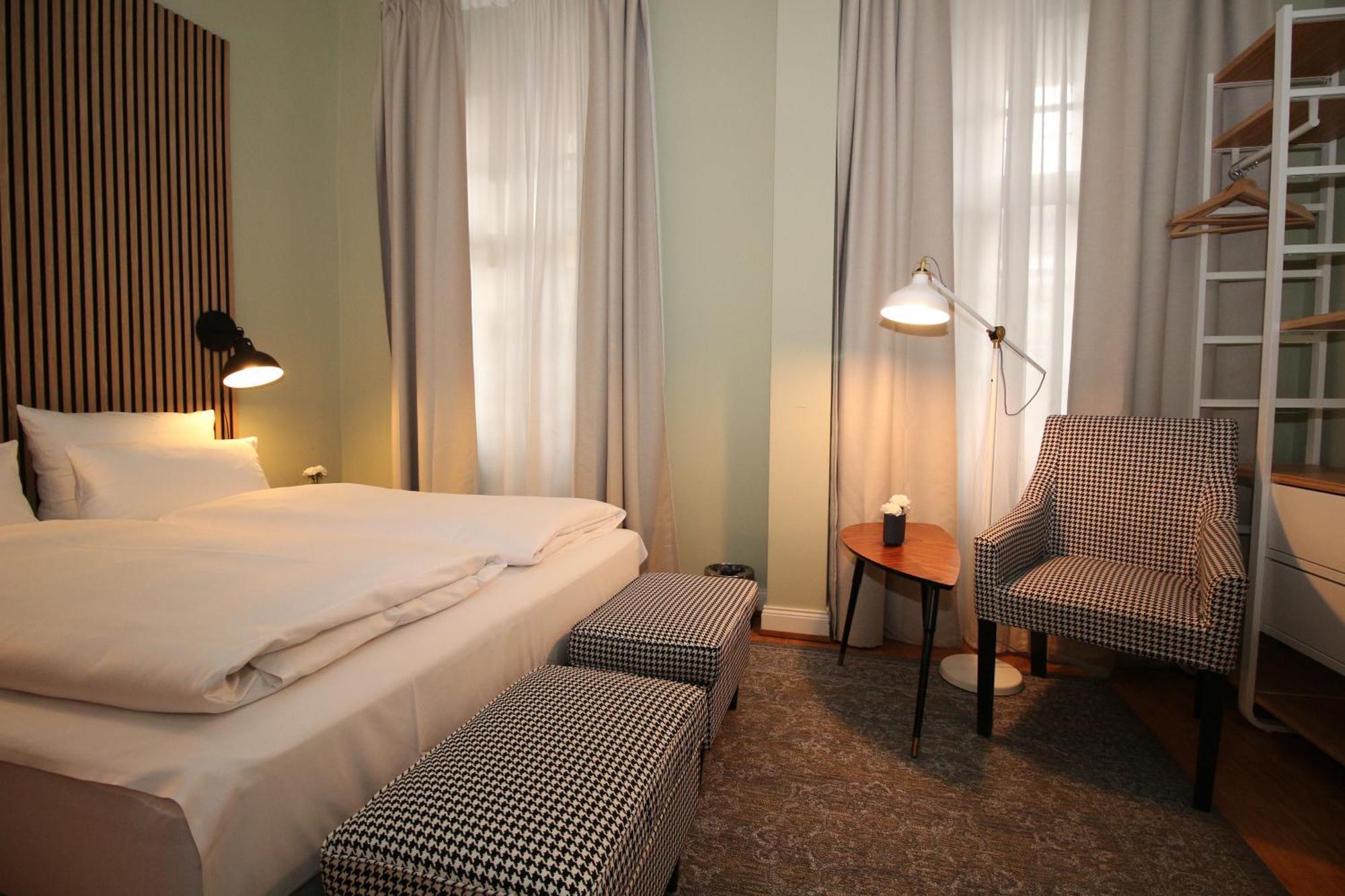 Hotel Zur Alten Bruecke Хайдельберг Экстерьер фото