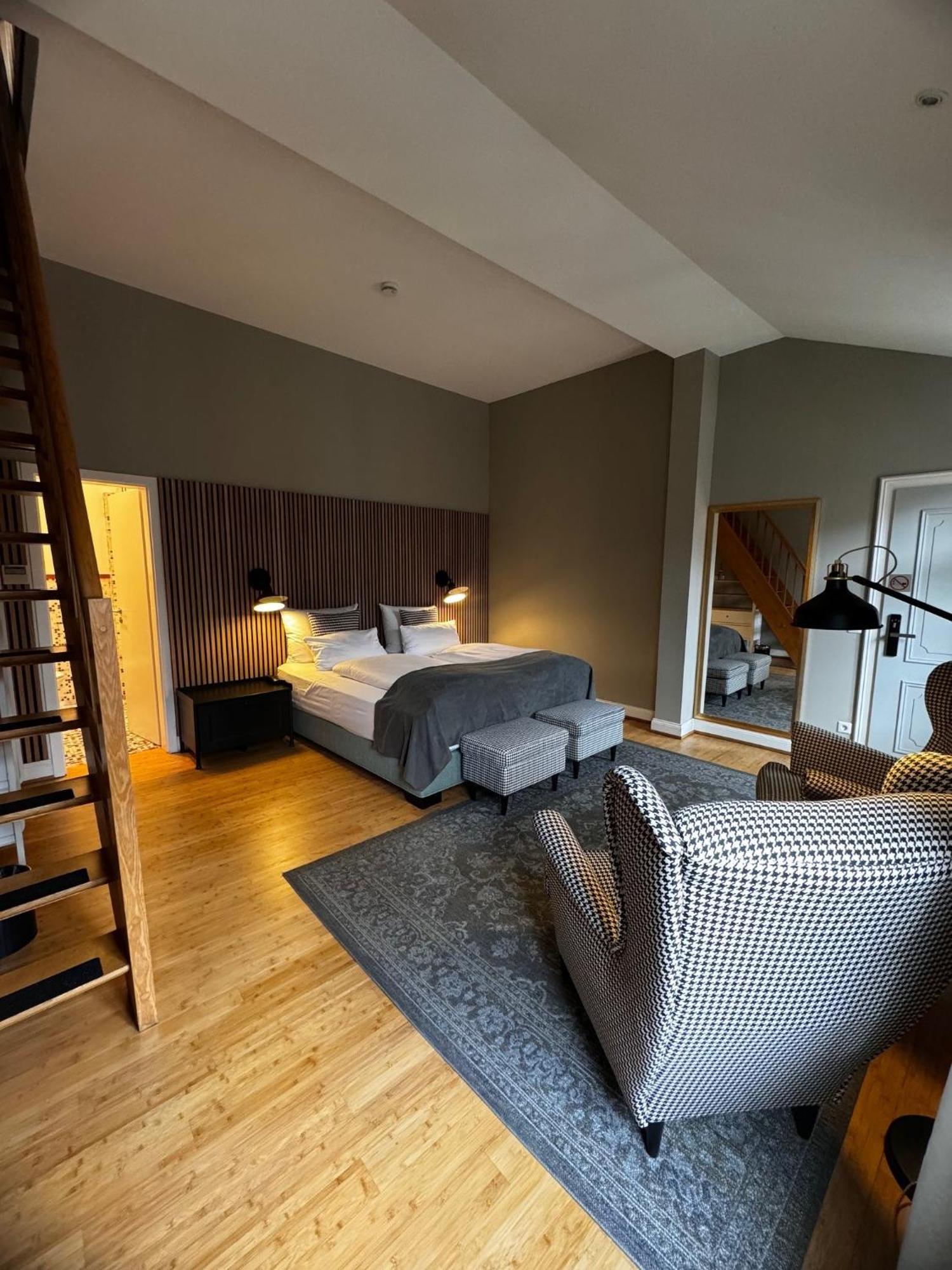 Hotel Zur Alten Bruecke Хайдельберг Экстерьер фото